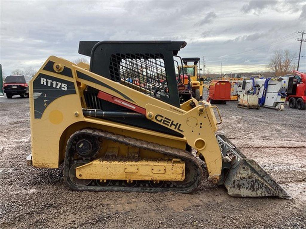 2015 GEHL RT175 SKID STEER LOADER