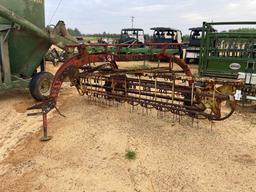 381 - NEW HOLLAND HAY RAKE