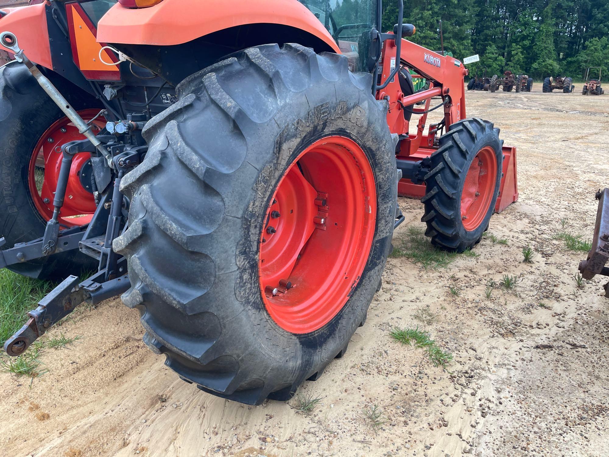 416 - KUBOTA M7060 4WD CAB TRACTOR