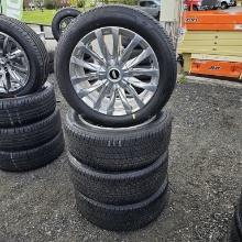 4x Bridgestone 275 50 22 Tires On Escalade Rims