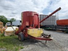 Farmhand 817 Grinder Mixer 'AS-IS'