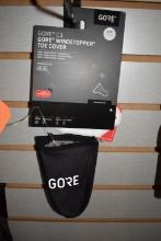(1) PAIR OF GORE C3 WINDSTOPPER TOE COVERS, S/M