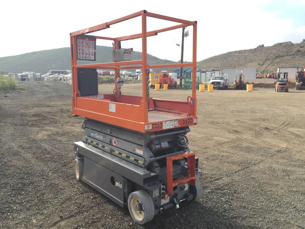 2015 Sky Jack SJIII3219 Scissor Lift,