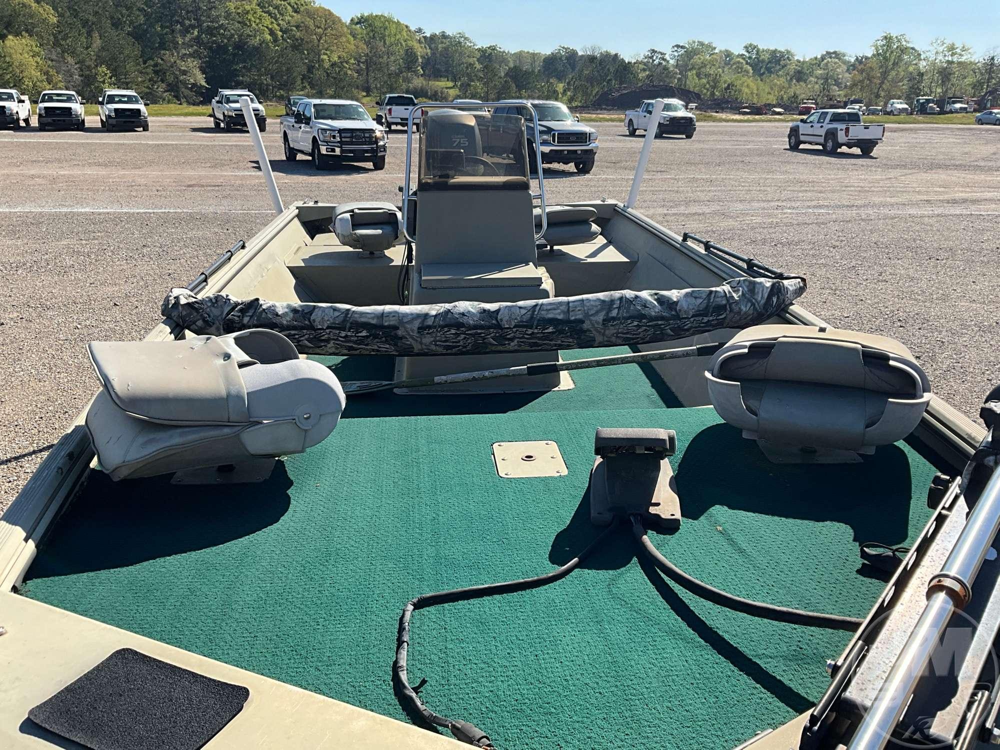 XPRESS VIN JBC49621E203 CENTER CONSOLE BOAT