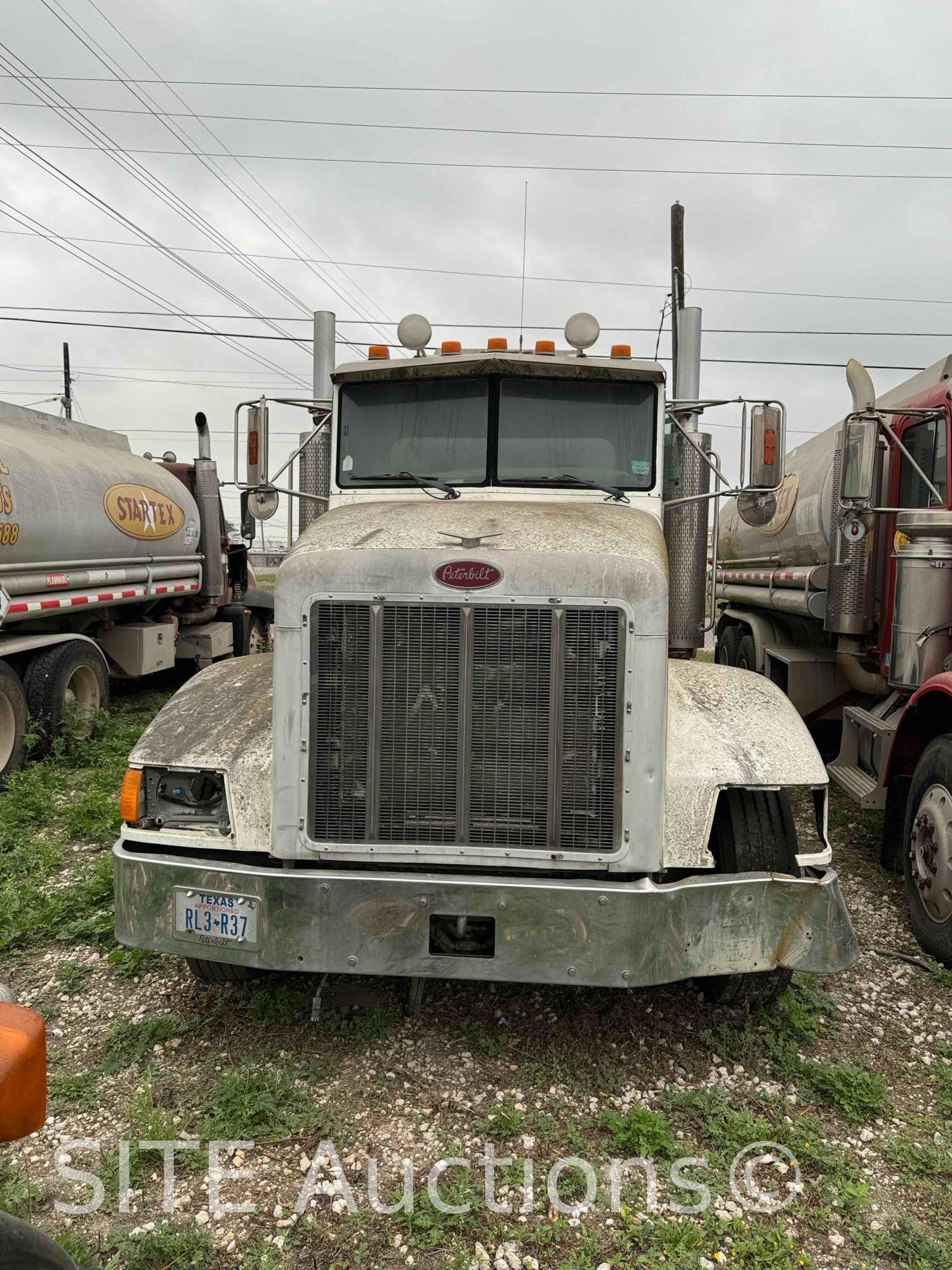 2004 Peterbilt 385 T/A Fuel Truck