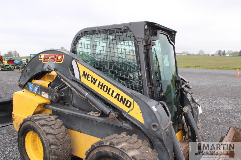 NH L230 skid loader