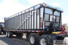 2020 Meyers 9136 Boss RT 36' rear unload forage trailer