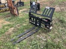 AGT 48'' Hydraulic Skid Steer Mount Pallett Forks Unused