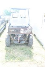 Club Car Golf Cart 4x4, 2 seater, RUNS with charger, S: GC0903-388415