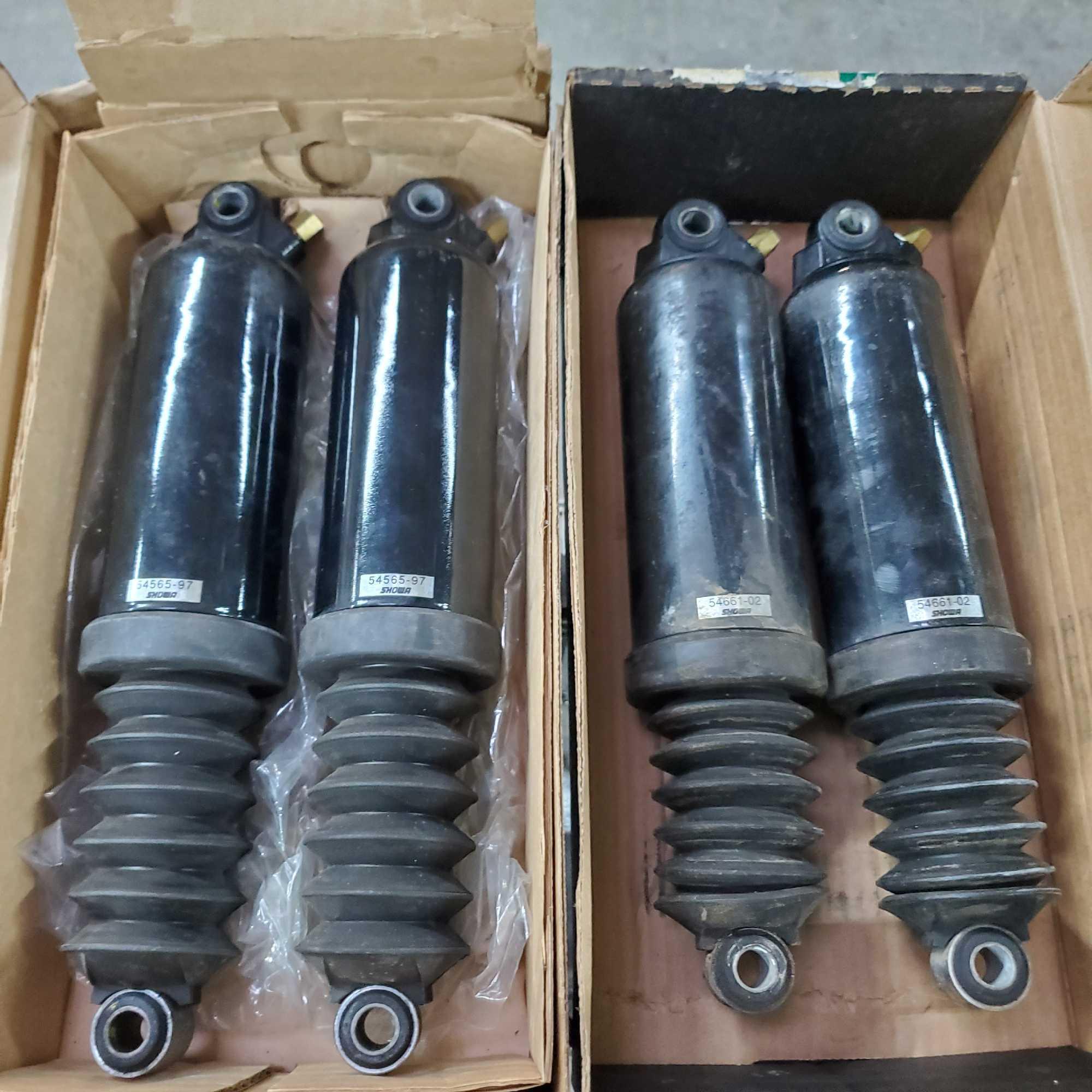2 pairs of Harley Davidson low rear suspension shocks in original box Showa 54661-02/54565-97