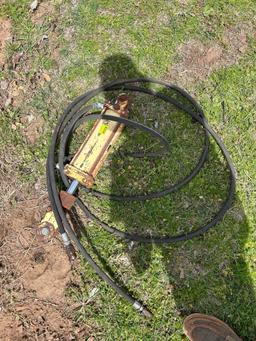 JohnDeere hydraulic cylinder