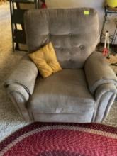 Small comfortable recliner and very good shape with small pillows .Buyer is responsible for loading