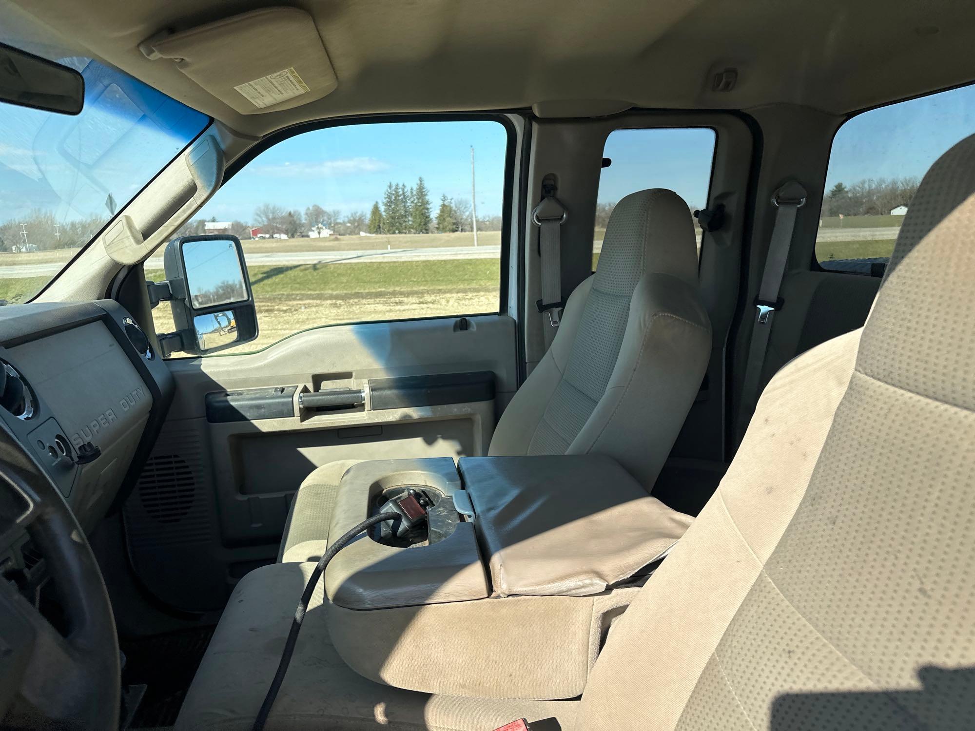 2008 F 250 with Plow