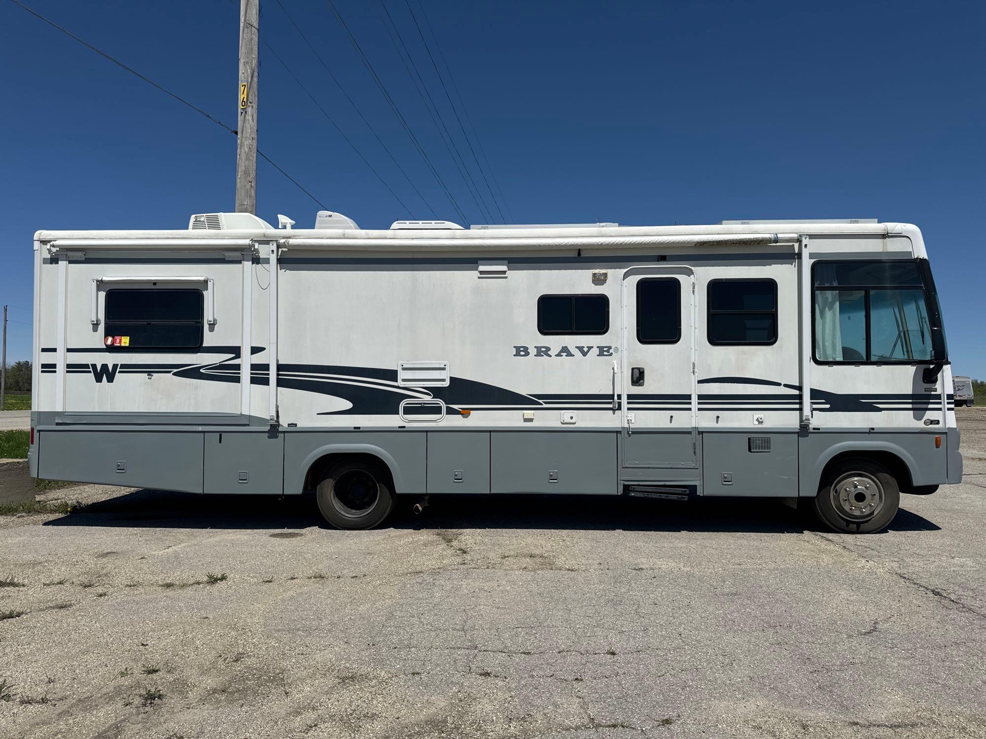 2004 Winnebago Brave