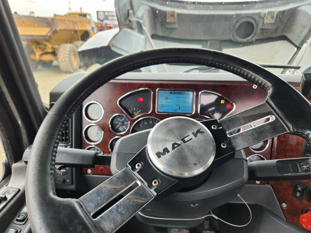 2018 Mack Chu613 Truck Tractor