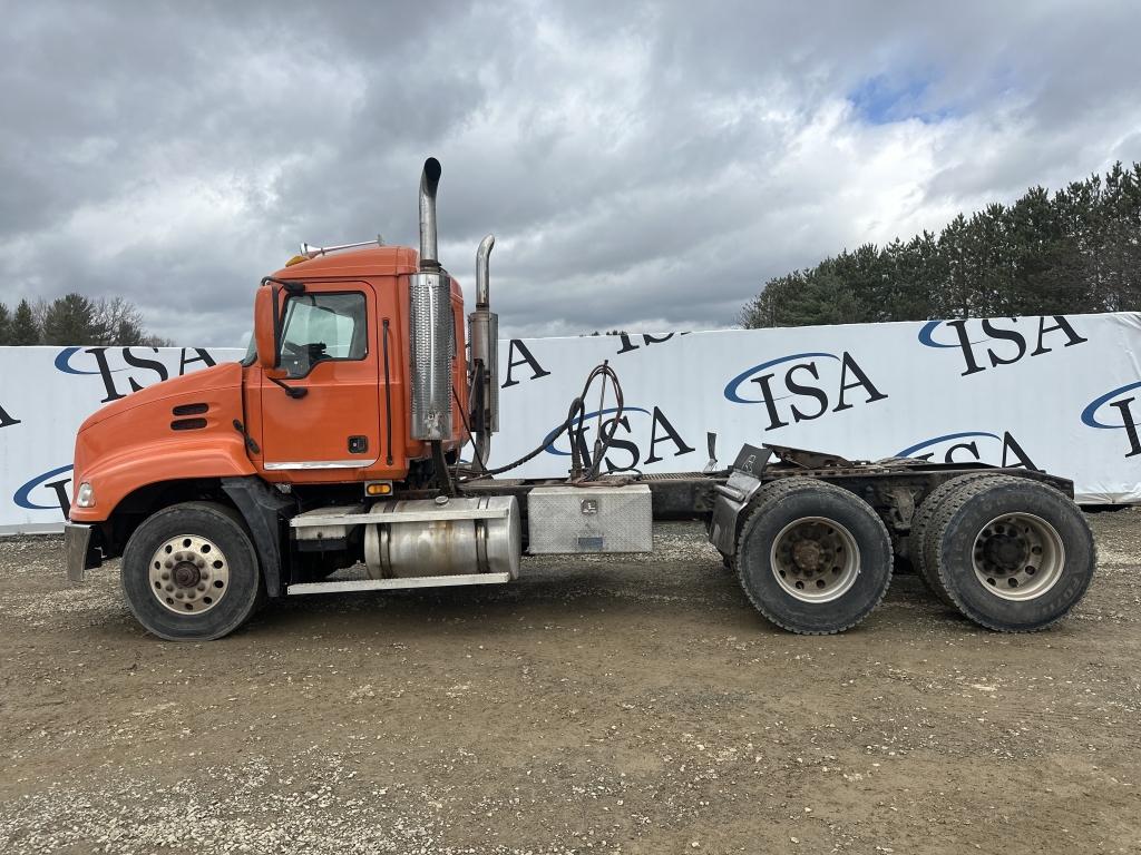 2004 Mack Cx613 Day Cab Truck Tractor
