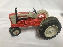 Ertl 1/16 Scale, Ford 901 Select Speed Tractor