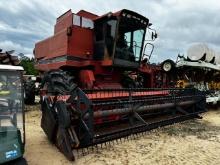 Case IH 1688 Combine 4WD & Header