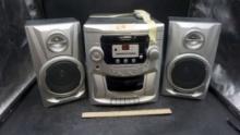 Magnavox 3 C.D. Changer Radio Cassette Player, Remote & Speakers