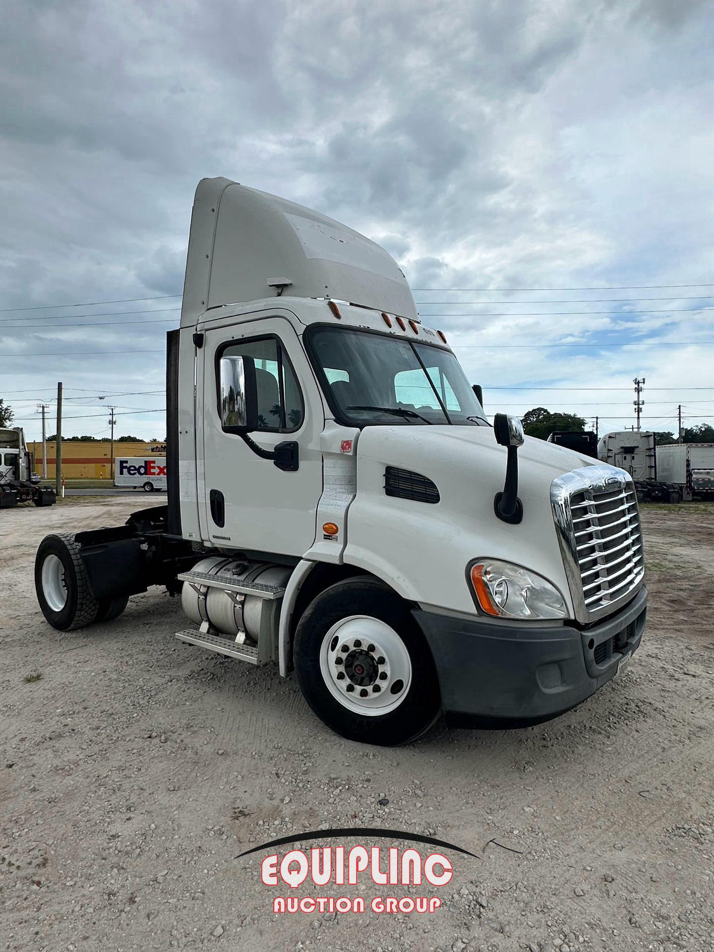 2010 FREIGHTLINER CASCADIA DAY CAB