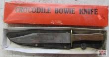 Crocodile Bowie Knife w/ Sheath...