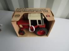 TOY IH 1586 TRACTOR