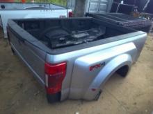 2022 FORD DUALLY BED W/ REAR BUMPER & REC HITCH