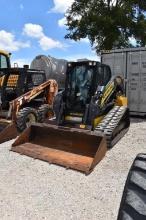 NH C332 SKID STEER W/ A/C AND BACK UP CAMERA (SERIAL # NMM497865) (SHOWING