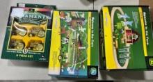 John Deere 3 sets Welcome to the Farm + Ornaments nice lot