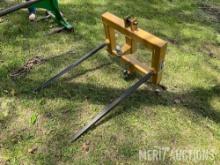 M&W Welding Inc. 3pt. bale mover