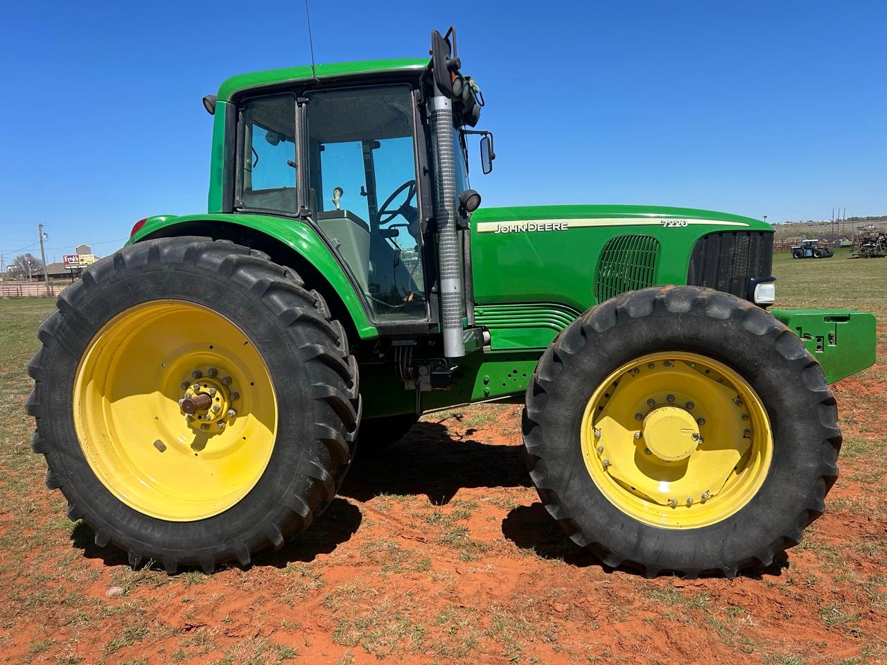 2006 John Deere 7220