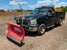 2005 Ford F250 XL SuperDuty 4 x 4 Utility Truck with Snow Plow and Salt Spreader