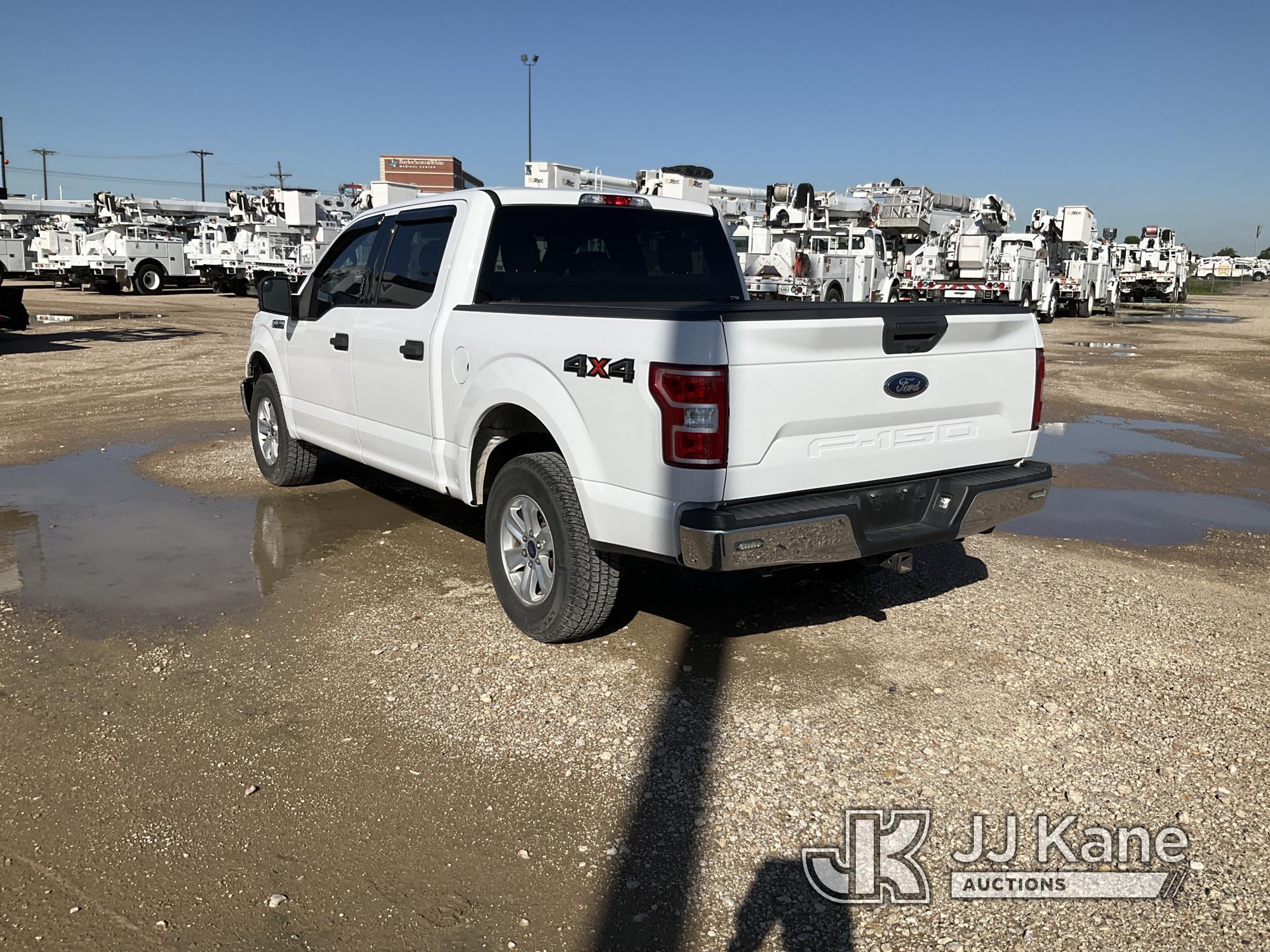 (Waxahachie, TX) 2018 Ford F150 4x4 Crew-Cab Pickup Truck Has Key, Starts, Wrecked