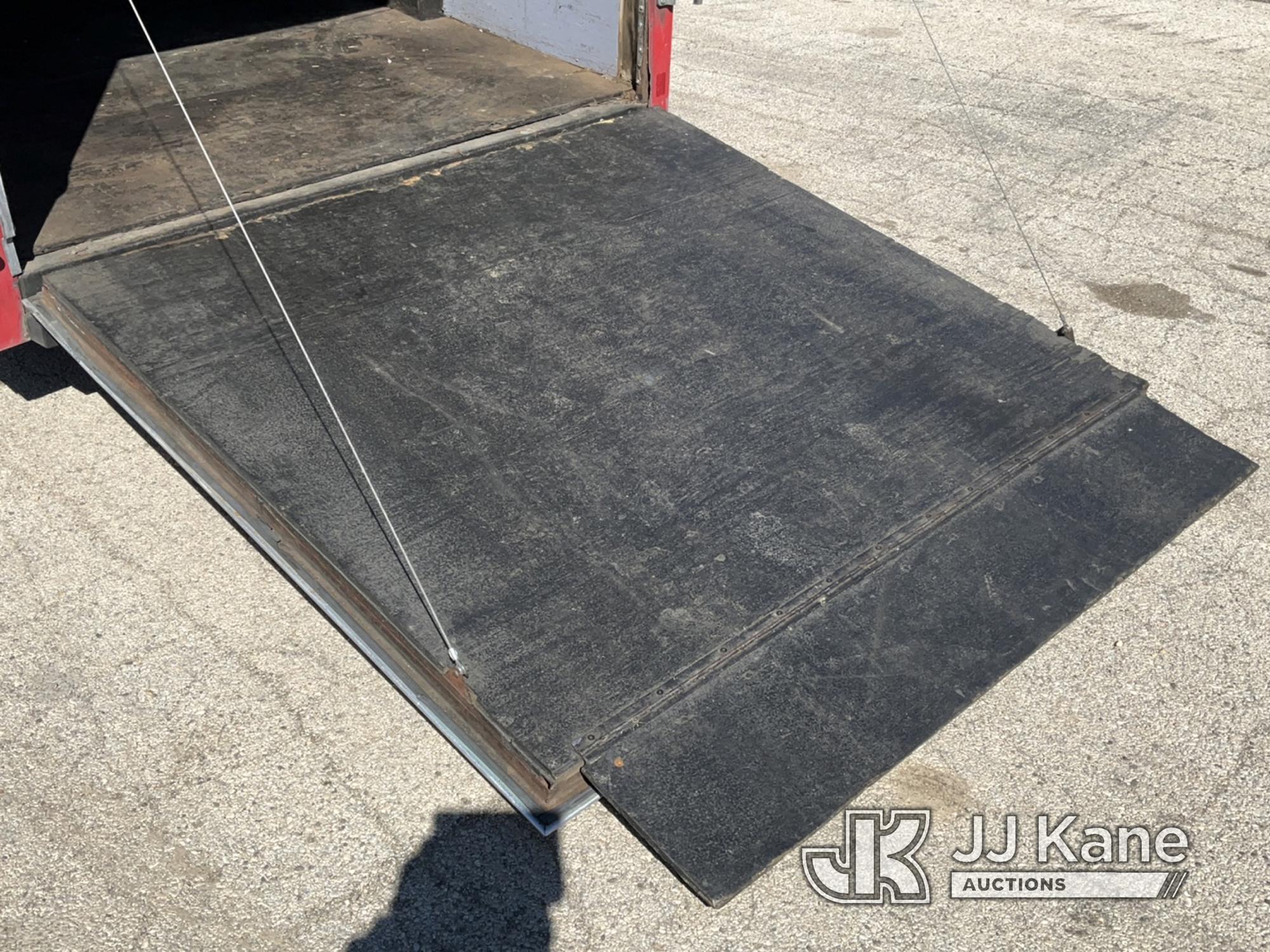 (South Beloit, IL) 2006 Royal Cargo, LLC T/A Enclosed Cargo Trailer Side Door Does Not Work