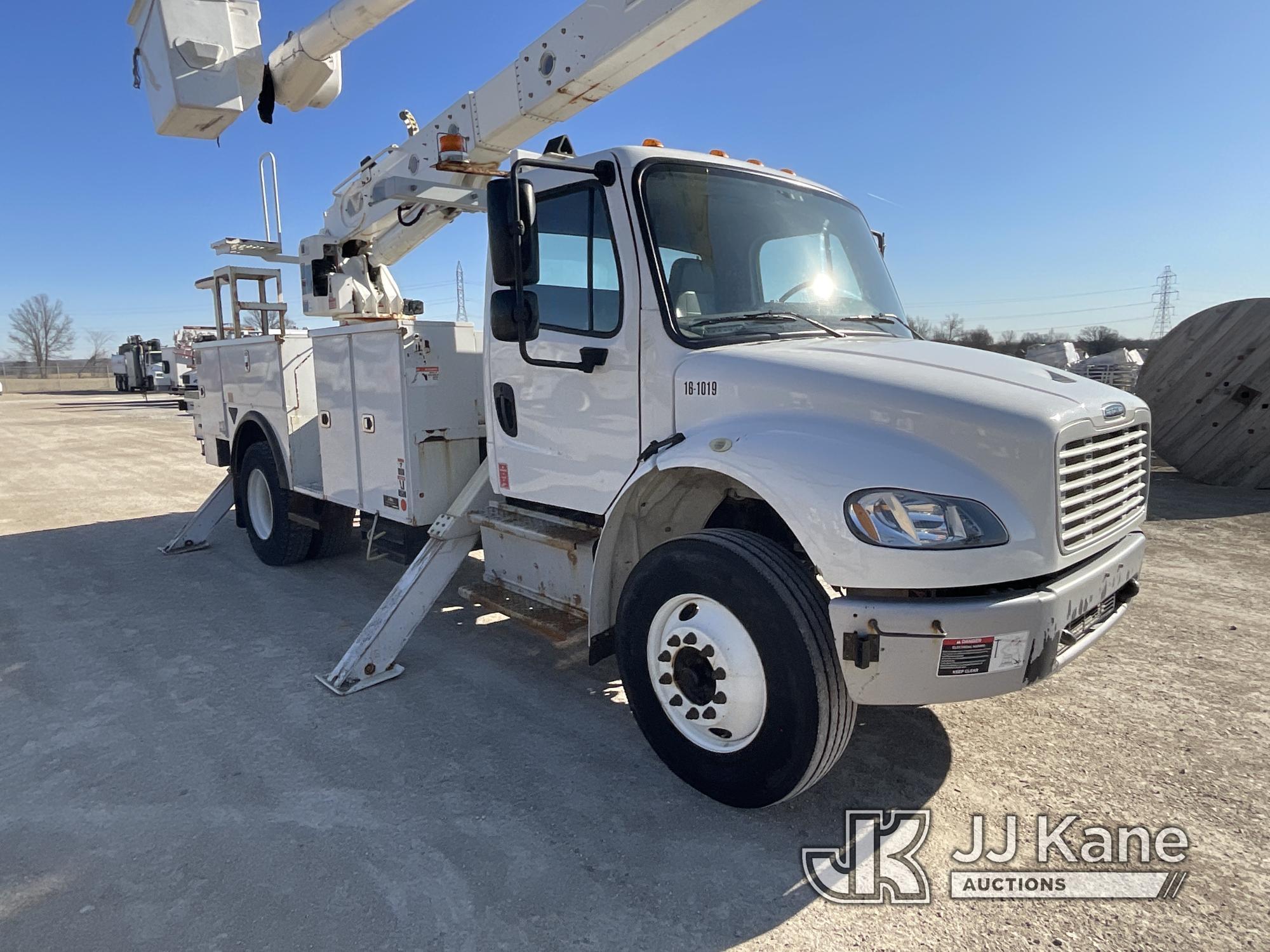 (Pataskala, OH) Altec AA55E, Material Handling Bucket Truck rear mounted on 2019 Freightliner M2 106