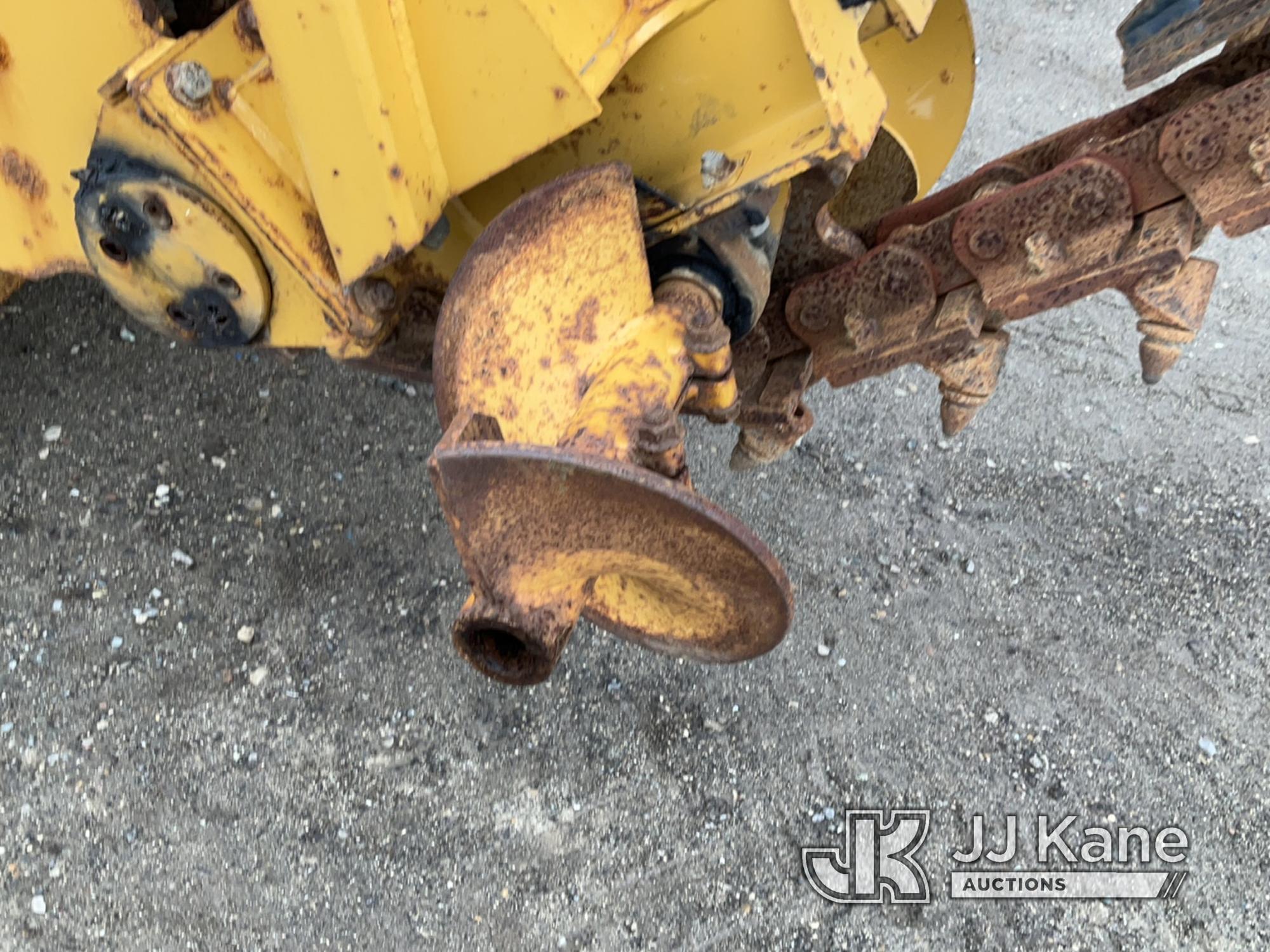 (Charlotte, MI) 2014 Vermeer RTX550 Combo Trencher/Vibratory Cable Plow Runs, Moves, Operates