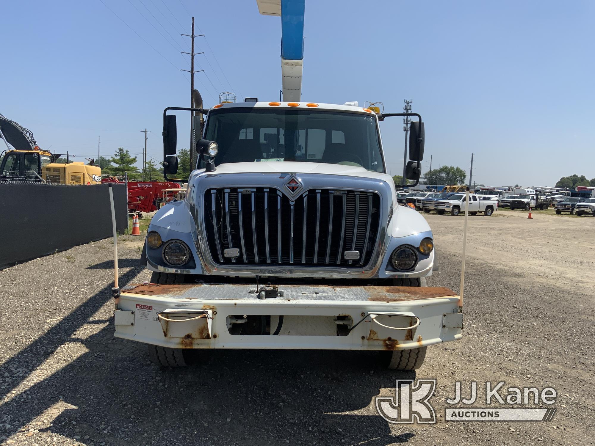 (Charlotte, MI) HiRanger 5FC-55, Bucket Truck center mounted on 2010 International 7400 WORKStar T/A