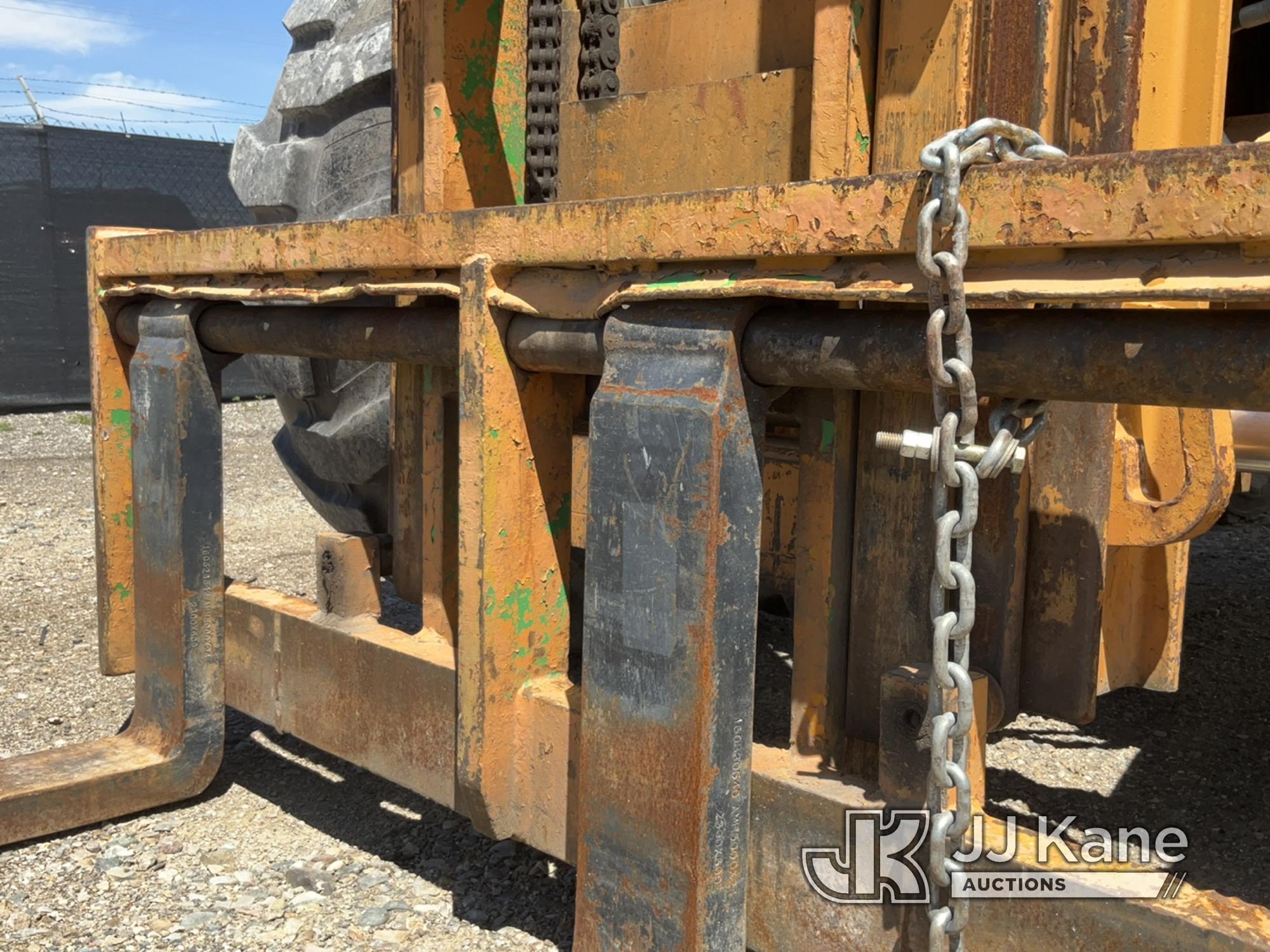 (Charlotte, MI) 2005 Case 586G Rough Terrain Forklift Runs, Moves, Operates