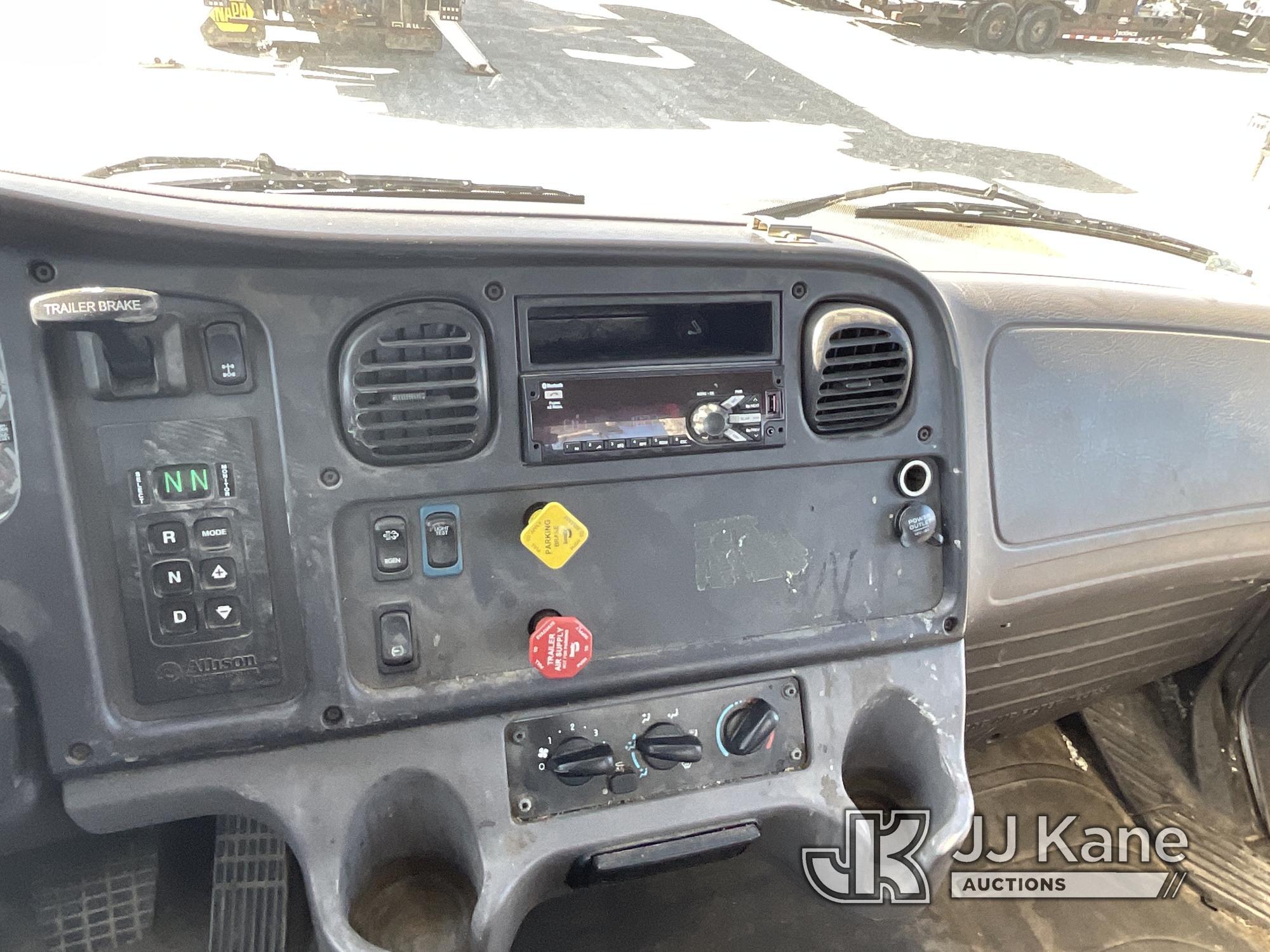 (Pataskala, OH) Altec AA55E, Material Handling Bucket Truck rear mounted on 2019 Freightliner M2 106