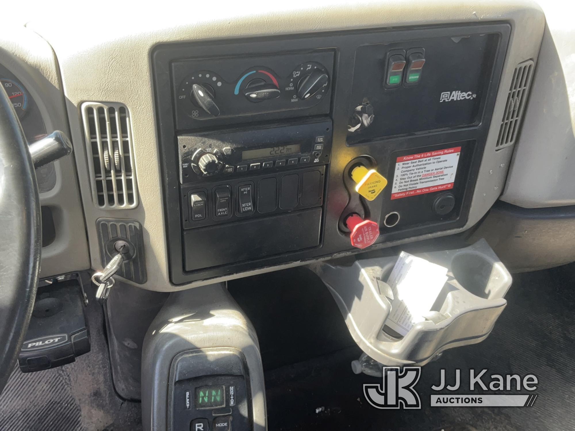 (Jurupa Valley, CA) Altec D3060-TR, Digger Derrick rear mounted on 2013 International 7400 WORKStar