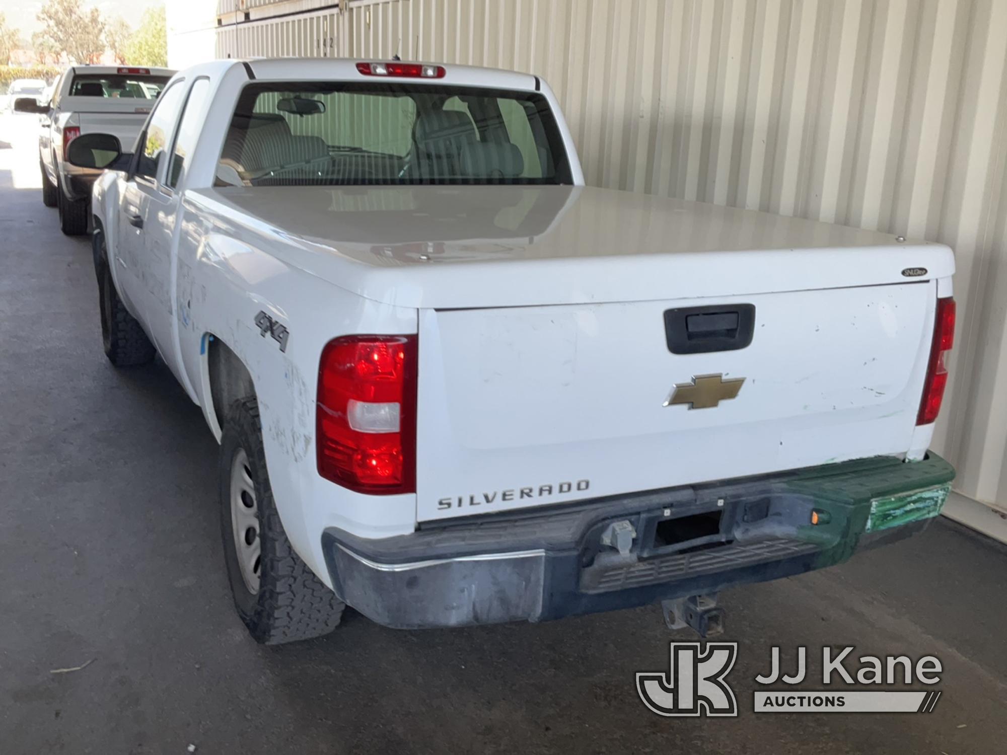 (Jurupa Valley, CA) 2008 Chevrolet Silverado 1500 4x4 Pickup Truck Runs & Moves , Paint Damage