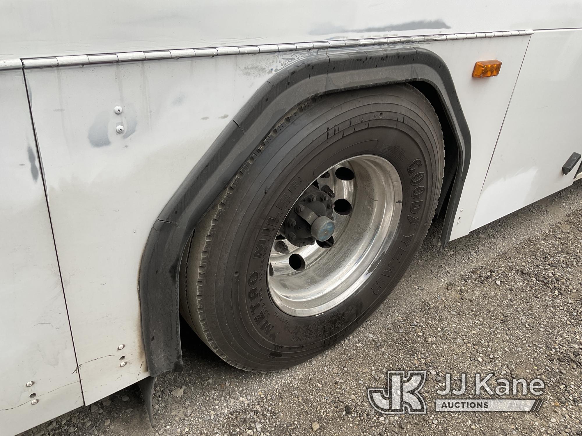 (Jurupa Valley, CA) 2013 Gillig Low Floor Bus Runs & Moves