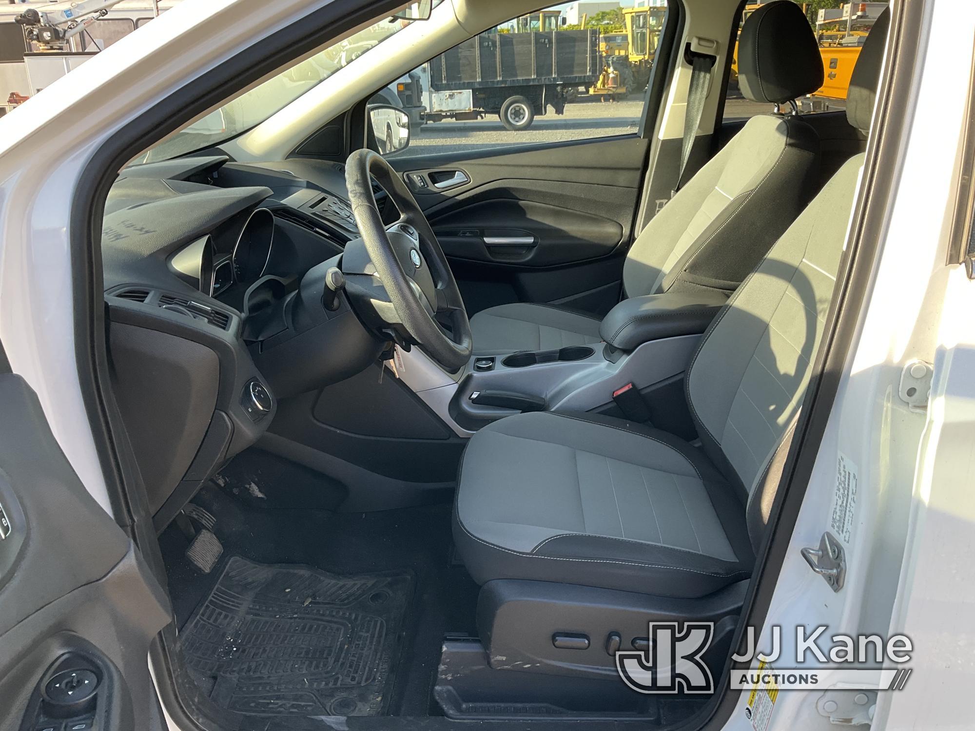 (Jurupa Valley, CA) 2014 Ford Escape AWD Sport Utility Vehicle Not Running, Has Check Engine Light O