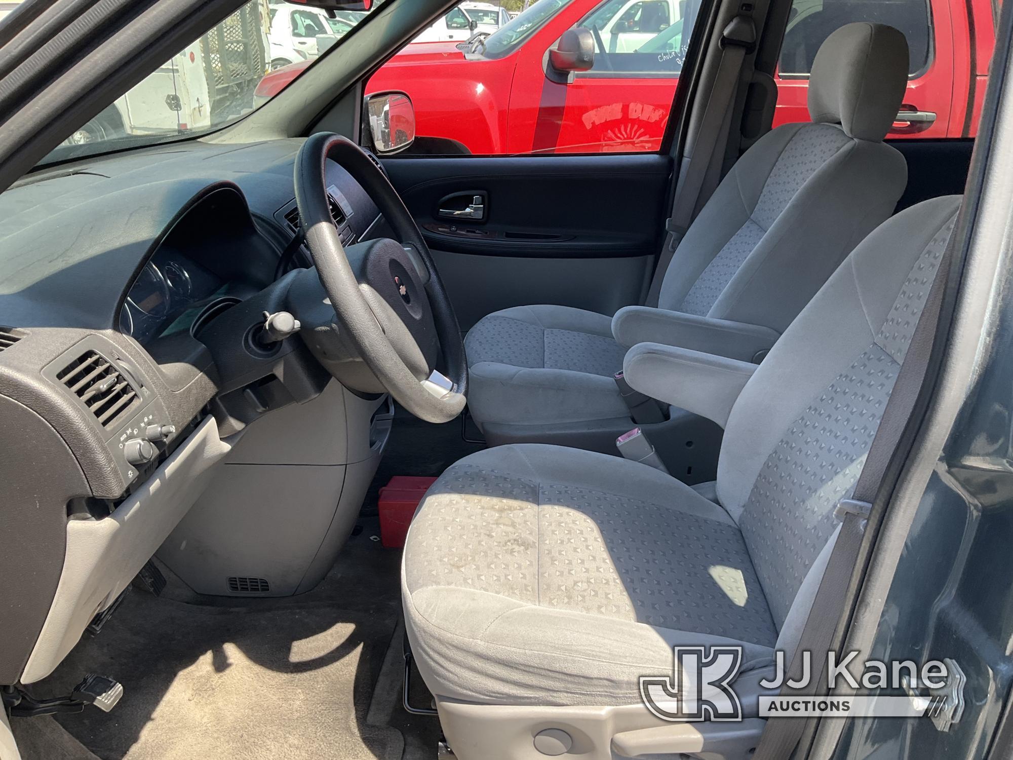 (Jurupa Valley, CA) 2007 Chevrolet Uplander LS Extended Sports Van Runs & Moves, Has Check Engine Li