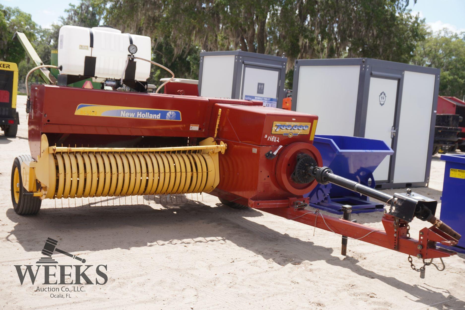 NEW HOLLAND BC5070 BALER