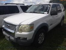 7-10244 (Cars-SUV 4D)  Seller: Gov-Pinellas County BOCC 2007 FORD EXPLORER