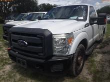 7-08134 (Trucks-Utility 2D)  Seller: Gov-Pinellas County BOCC 2016 FORD F250