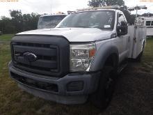 7-09128 (Trucks-Utility 2D)  Seller: Gov-Pinellas County BOCC 2016 FORD F550