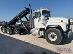 1999 Mack RD688S Tri-axle Rolloff Truck