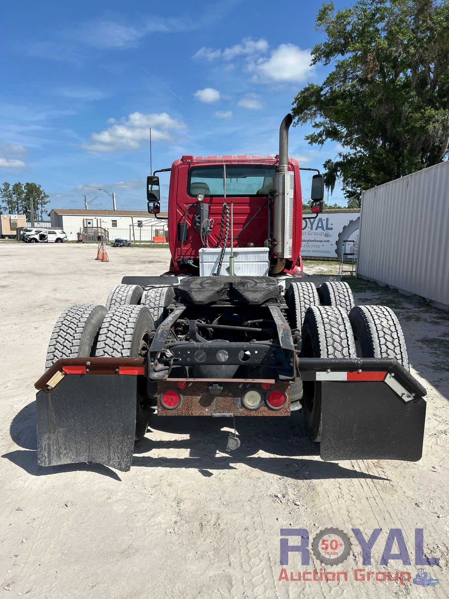 2007 International 8600 T/A Daycab Truck Tractor